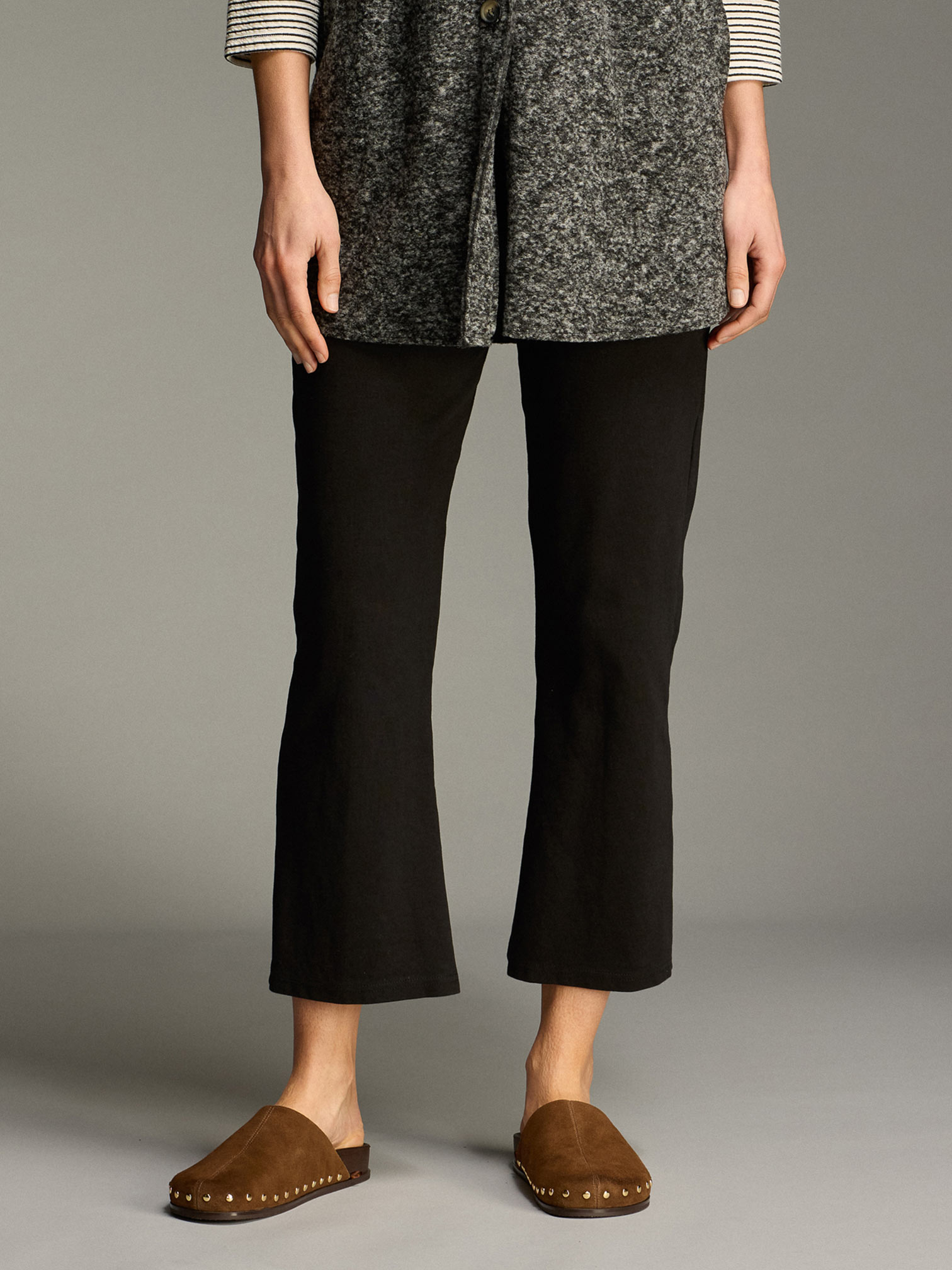 Kick Flare Crop