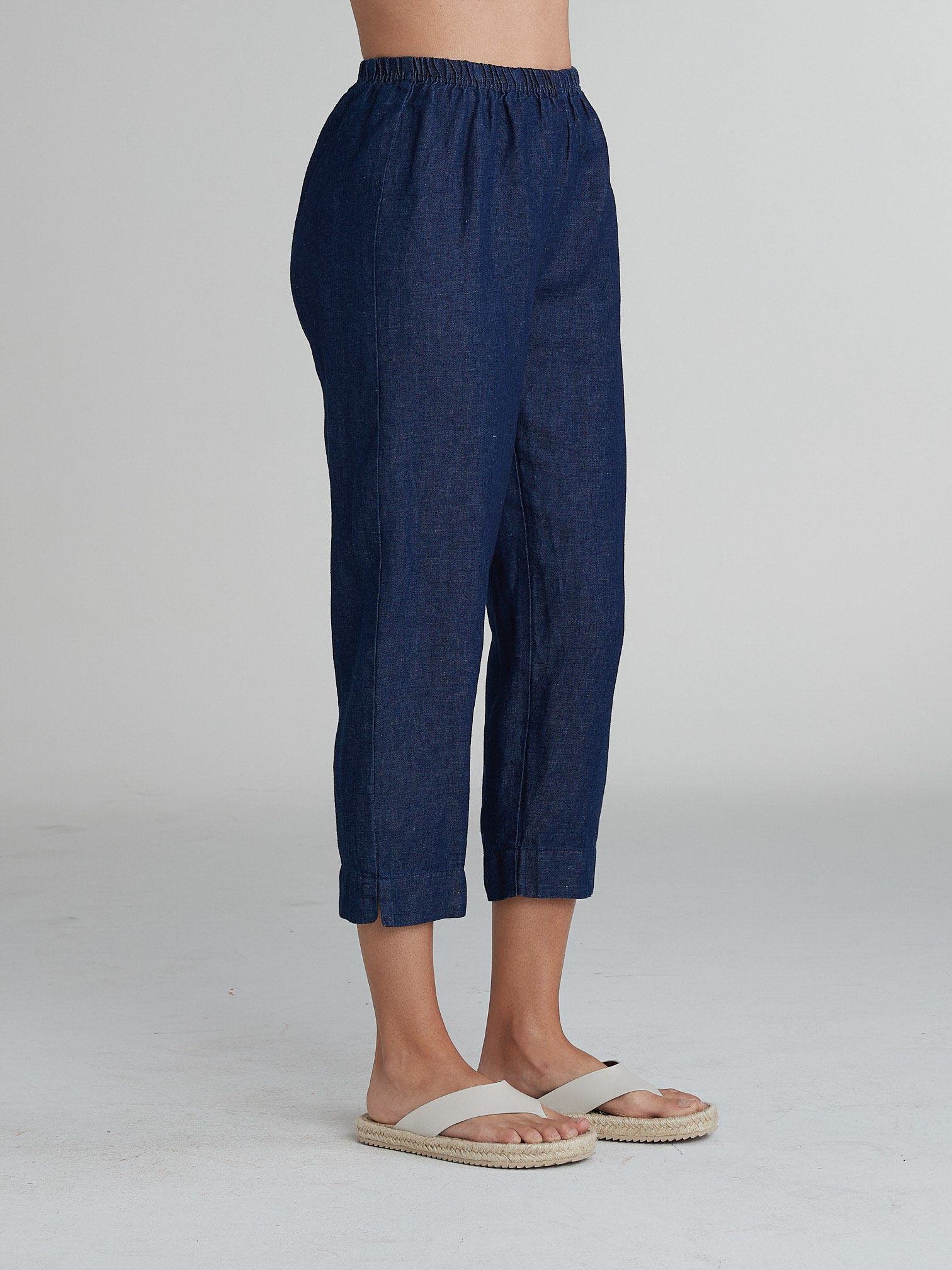 Tapered Crop Pant