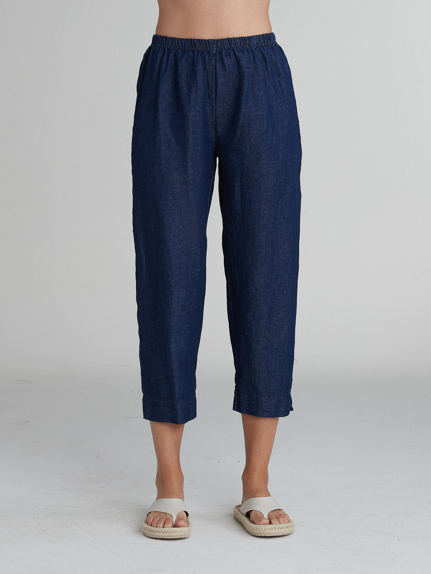 Tapered Crop Pant