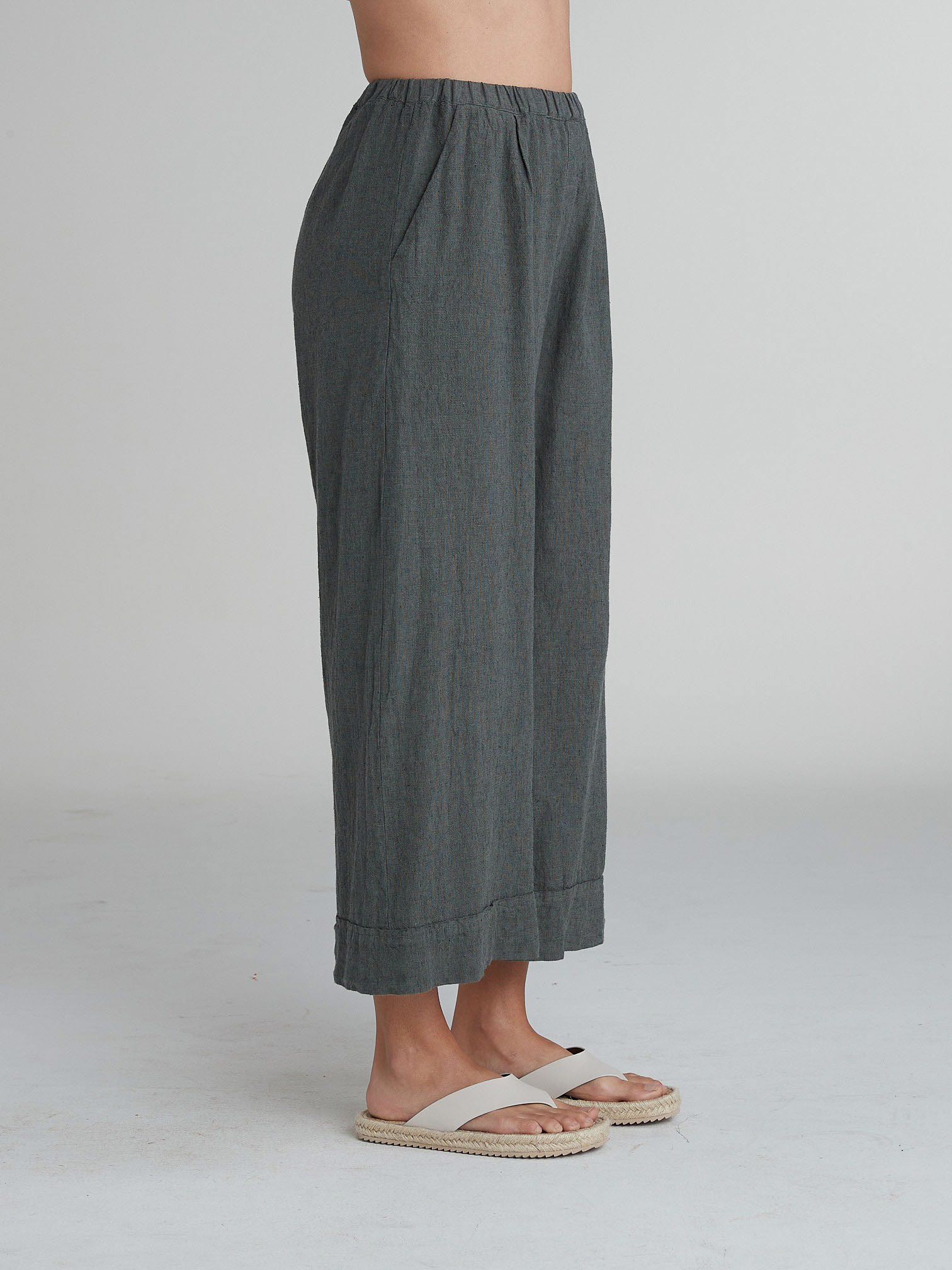 Pleated Crop Pant