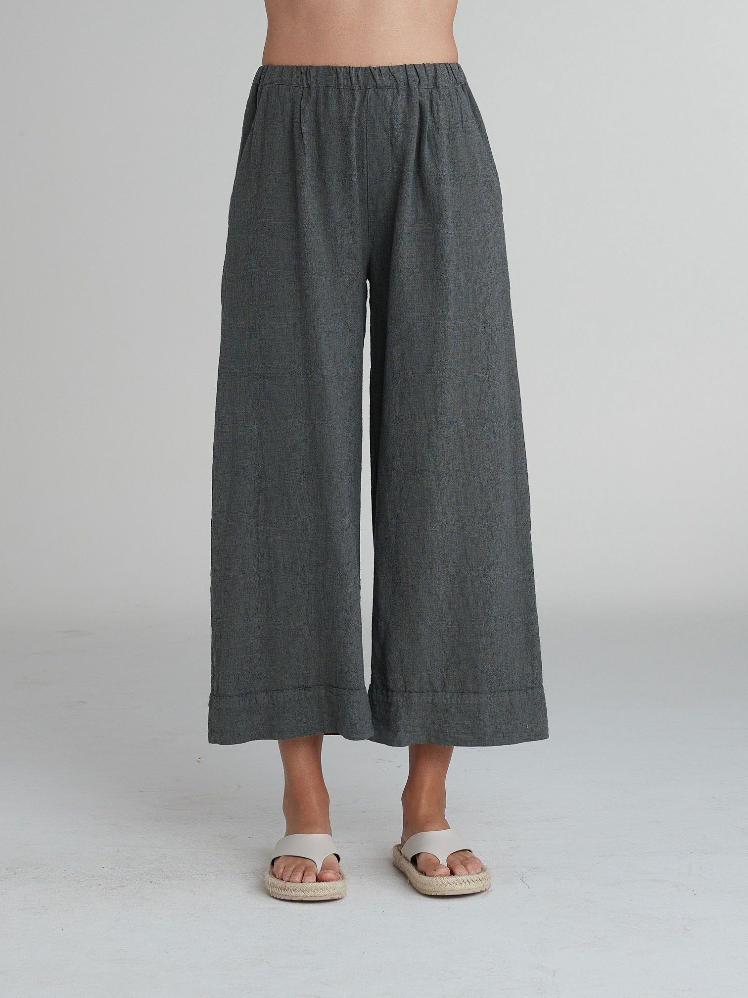 Pleated Crop Pant